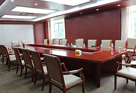 上海實木行政會議桌定制，上海辦公家具廠家商業合作